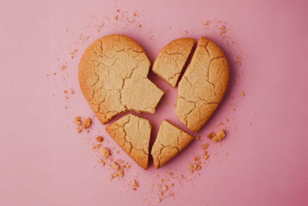 Love Crumbing- The Psychology Behind Inconsistent Affection in Modern Dating (1)